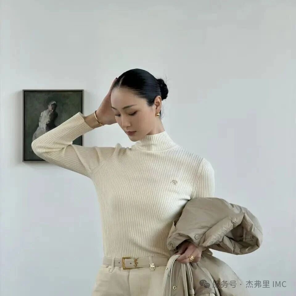 细节放大 · 短廓形与可拆卸设计