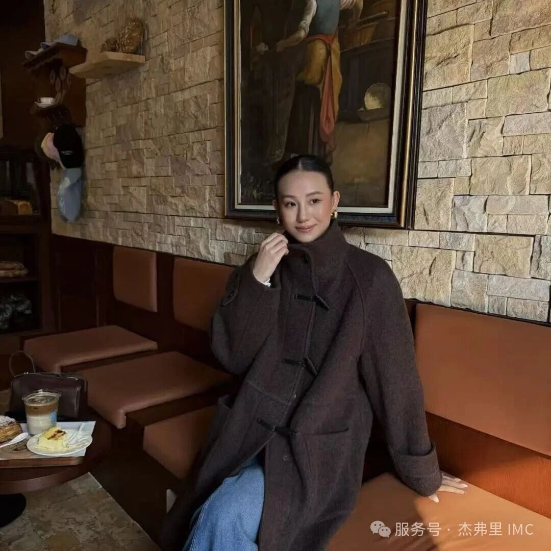 通勤场景 · 高智感羽绒穿搭
